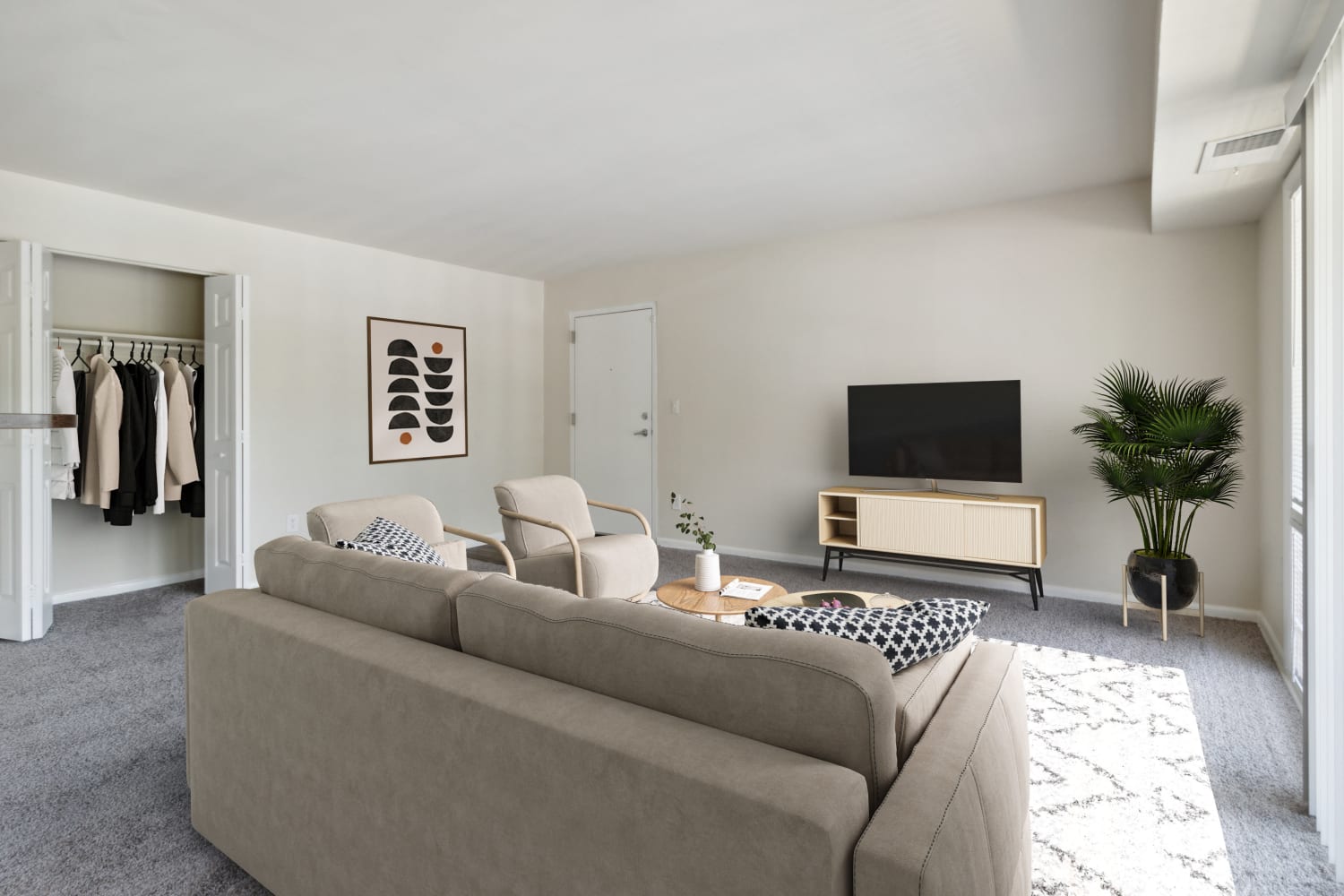 Living room at Parke Laurel Apartment Homes in Laurel, Maryland