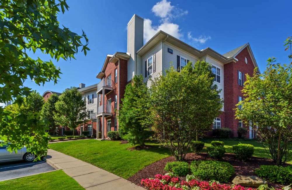 Landscaping and paths leading to homes at Christopher Wren Apartments & Townhomes in Wexford, Pennsylvania