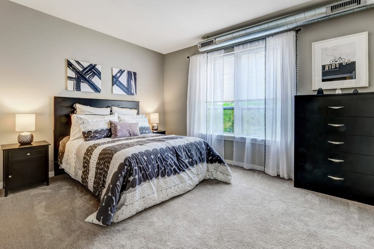 Bedroom at Park West 205 Apartment Homes in Pittsburgh, Pennsylvania