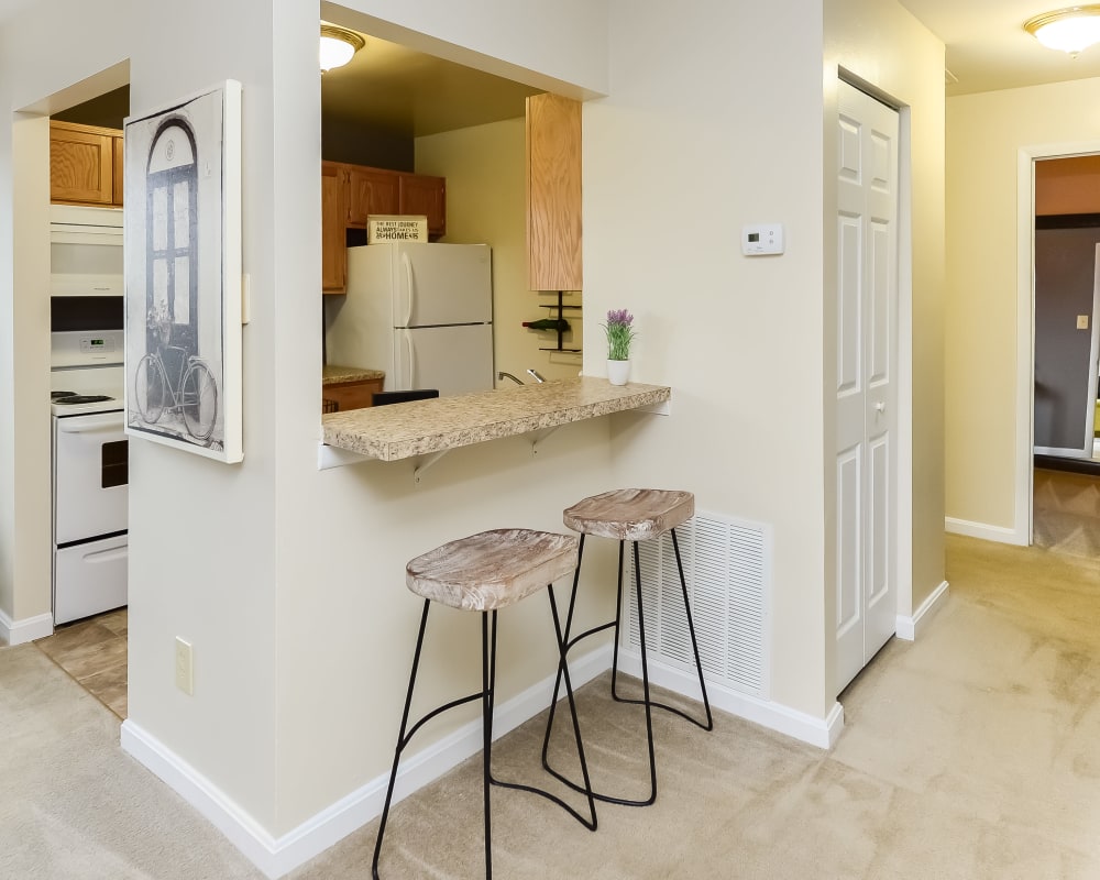 Dining area at Fox Run Apartments & Townhomes in Bear, DE