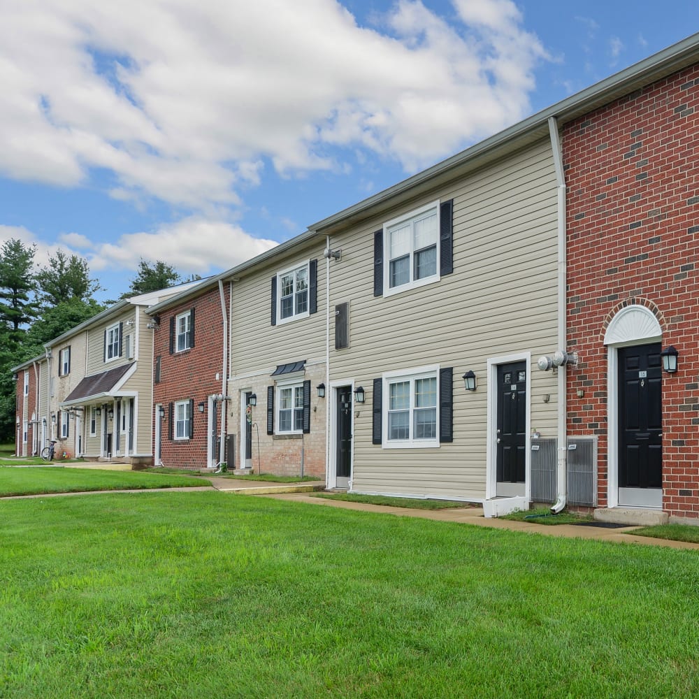 Building exterior at Montgomery Woods Townhomes in Harleysville, Pennsylvania
