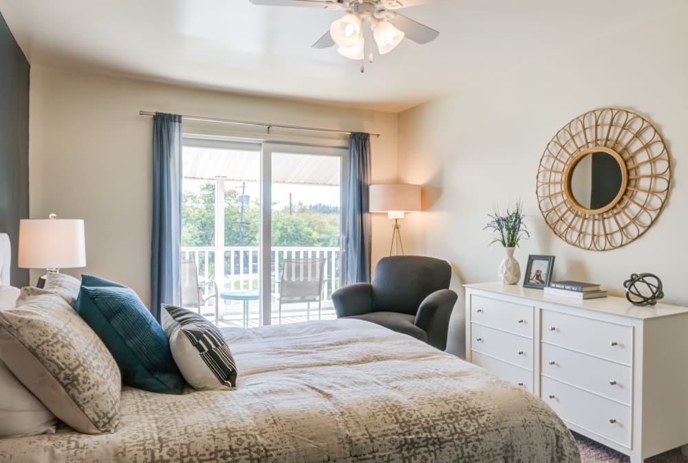 Cozy bedroom with a ceiling fan at Greentree Village Townhomes in Lebanon, Pennsylvania