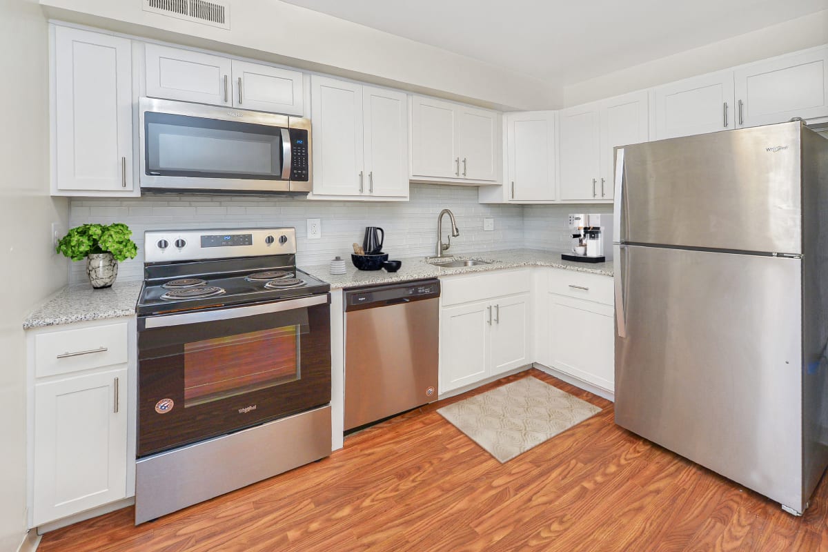 Kitchen at The Village of Laurel Ridge & The Encore Apartments & Townhomes in Harrisburg, Pennsylvania