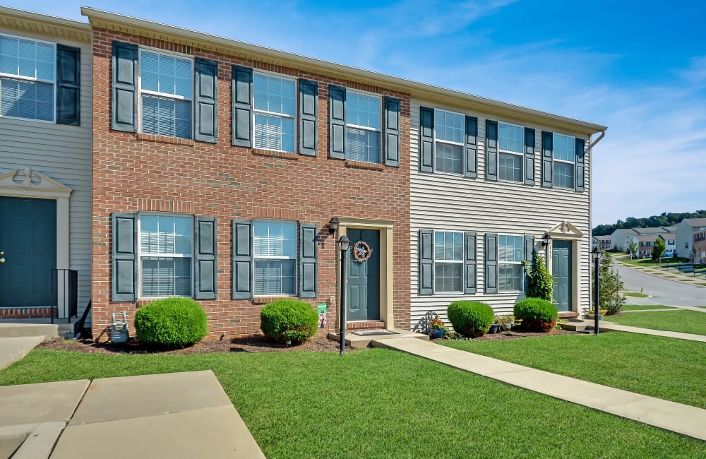 Exterior apartment located at Lion's Gate in Red Lion, Pennsylvania