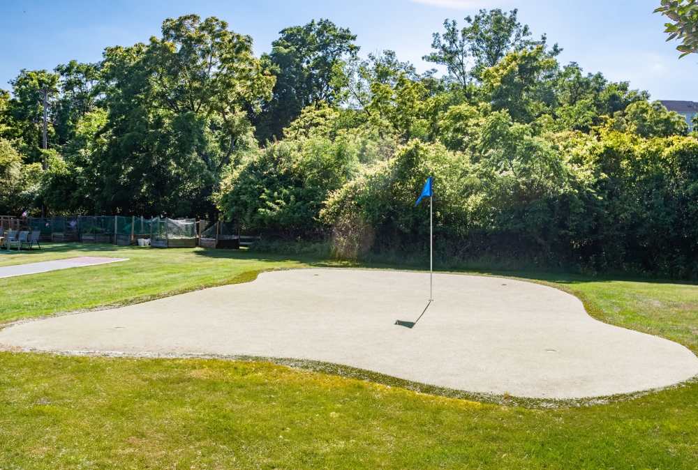 Putting Green & Horseshoe Pits at Maiden Bridge & Canongate Apartments in Pittsburgh, Pennsylvania