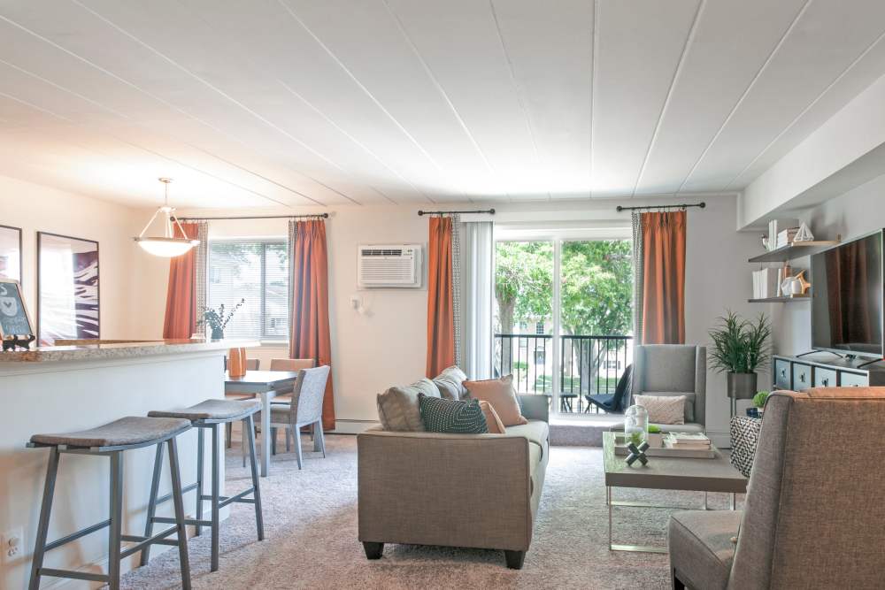 Living Room at Stonegate at Devon Apartments in Devon, Pennsylvania