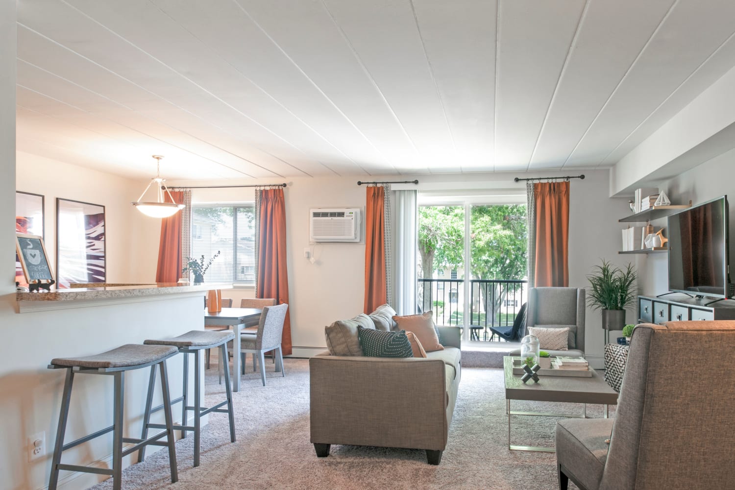 Living Room at Stonegate at Devon Apartments in Devon, Pennsylvania